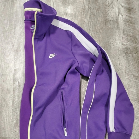 Nike purple running jacket - Picture 6 of 7